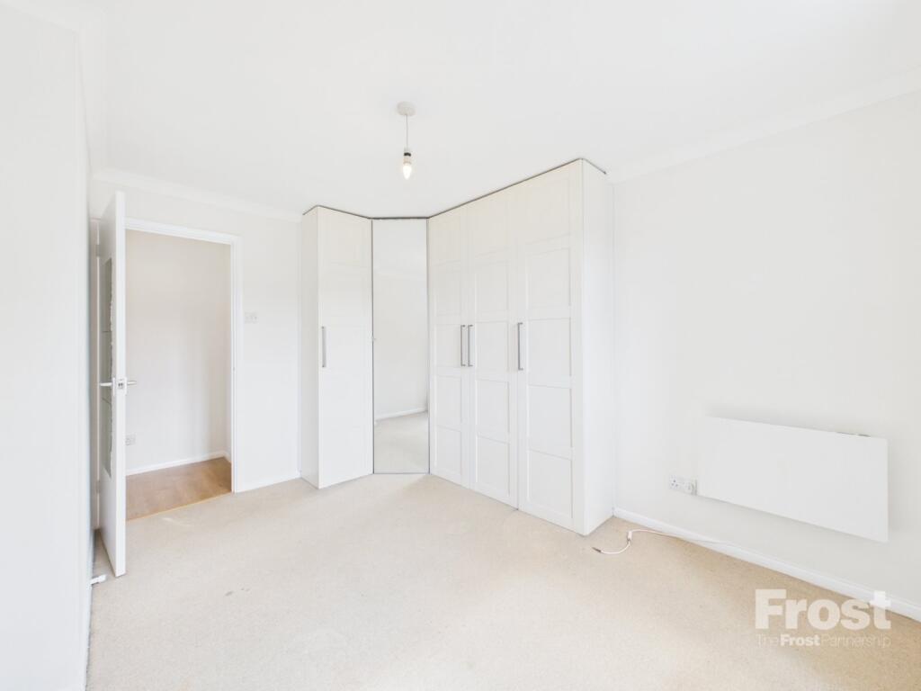 Apartment in Slough - View 3