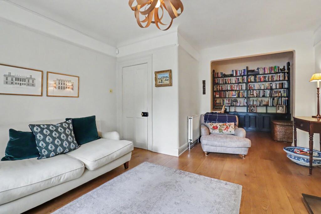 House in East Molesey, Thames Ditton - More