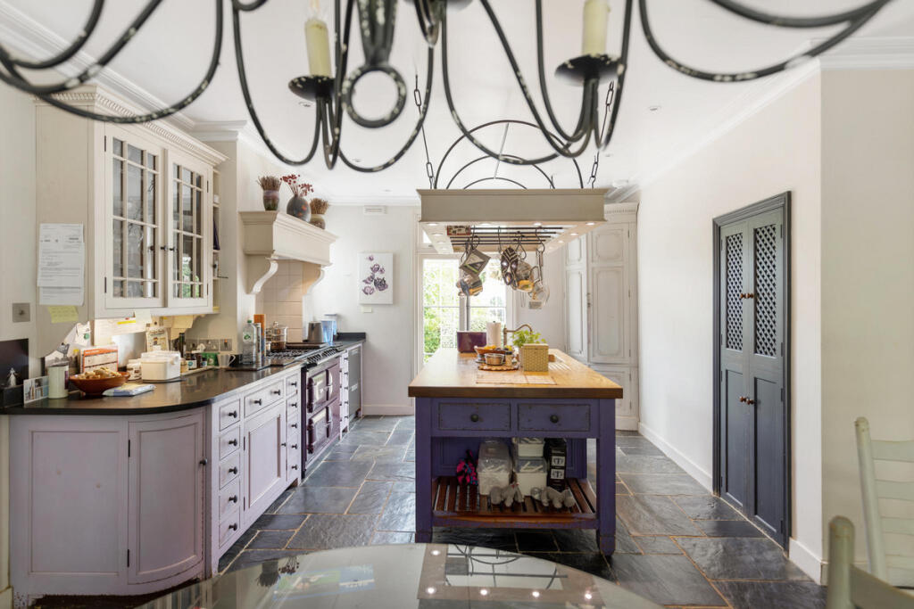 House in London - View 4