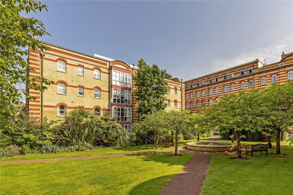 Main image of property: Oriel Drive, Barnes, London, SW13