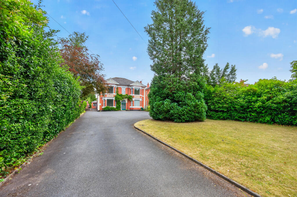 House in Worcester - View 2