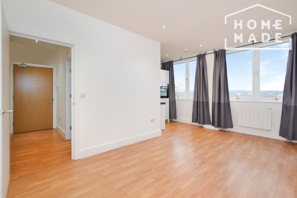 Apartment in Watford - View 4