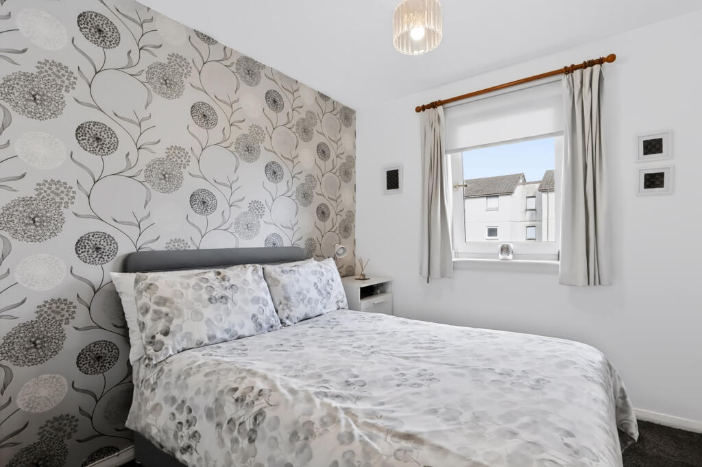 Apartment in Alexandria, West Dunbartonshire - View 4