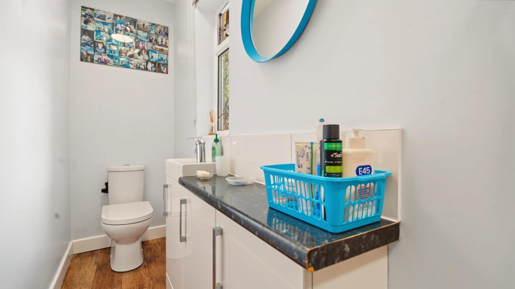 House in Solihull, West Midlands - More