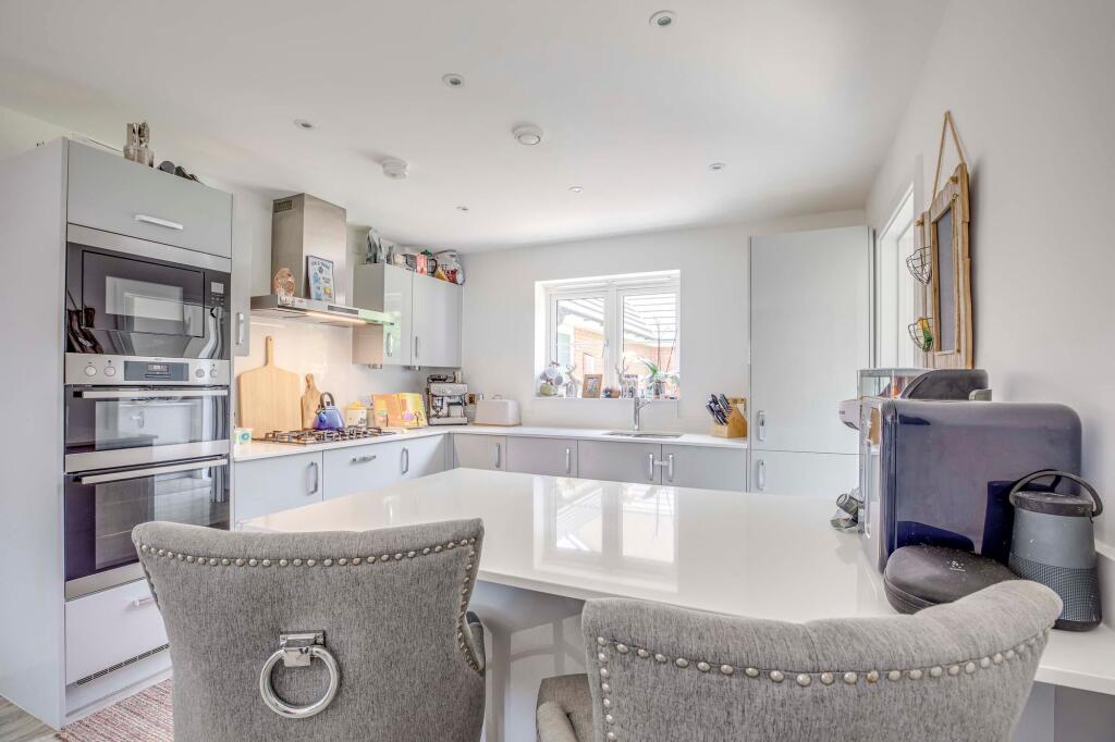 Wickfields, Longwick, HP27 - View 6