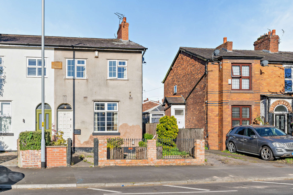 3-bed semi-detached on Dialstone Lane, Offerton, Stockport, £260,000