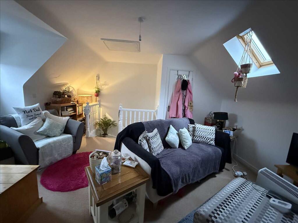 Wren Close, CORBY photo 2