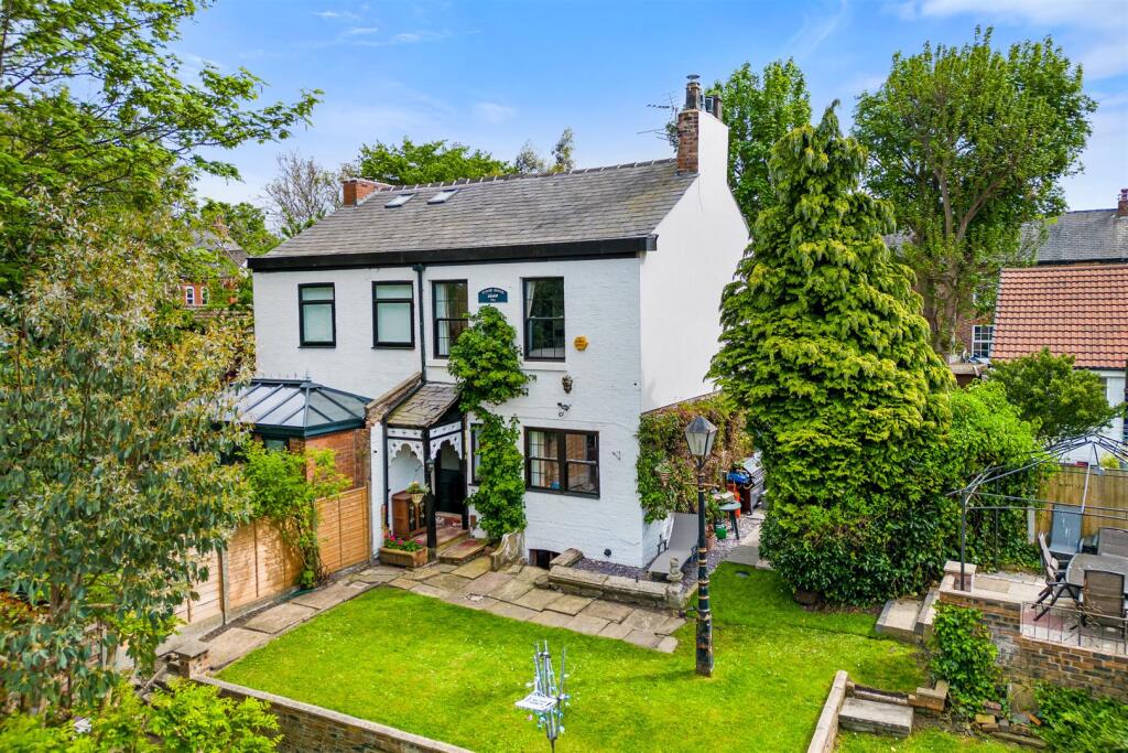 3-bed semi-detached on Glebelands Road, Sale, £595,000