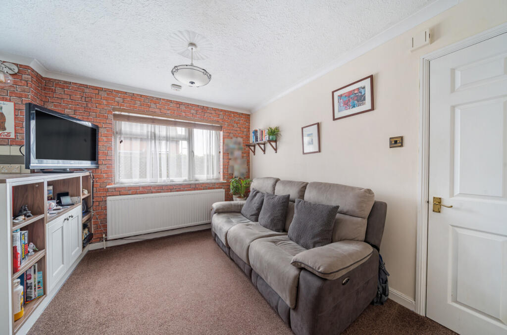 House in Elmbridge, Molesey - View 2