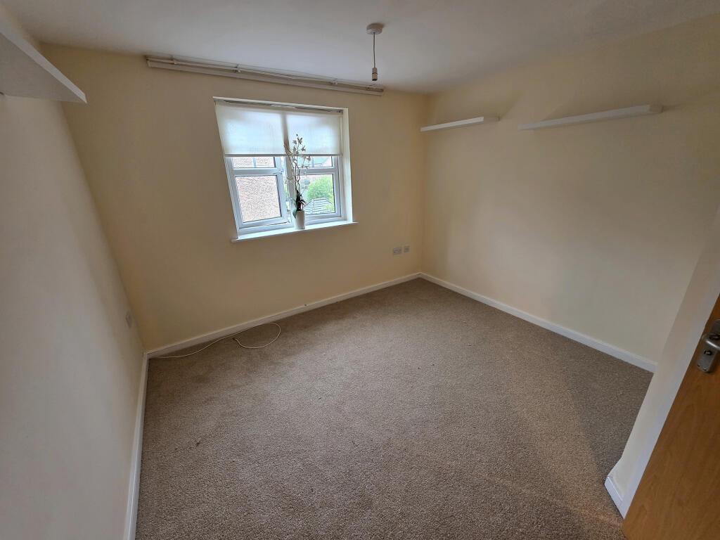 Apartment in Crewe - More
