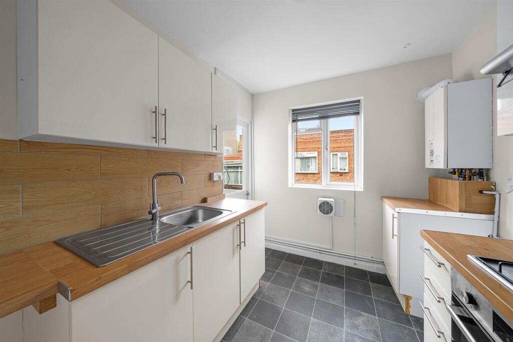 Apartment in London - View 3