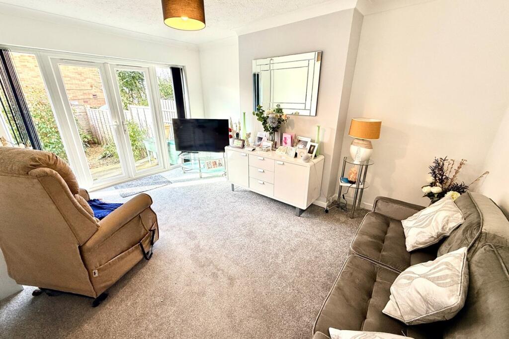 Humber Close, Durrington, Worthing, West Sussex, BN13 3NW photo 2
