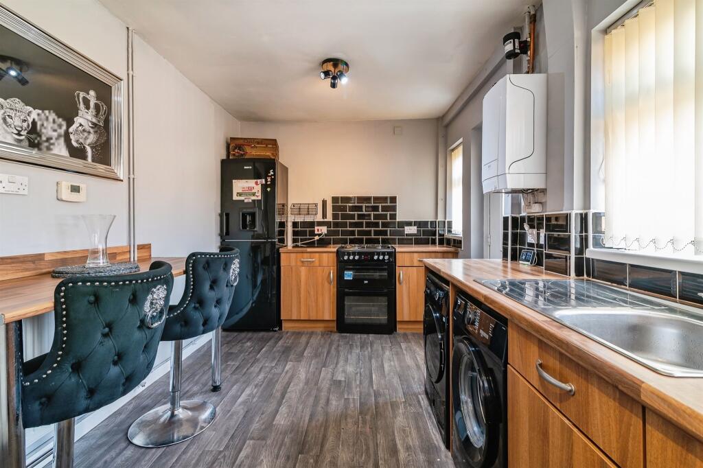 House in Nottingham, Bulwell Hall Estate, Rise Park - View 2