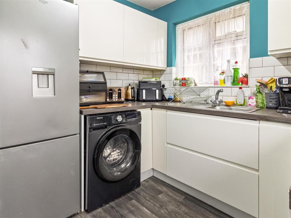 Apartment in Worthing, West Worthing - View 5