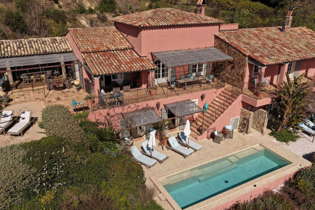 Main image of property: Provence-Alps-Cote d`Azur, Var, La Garde-Freinet