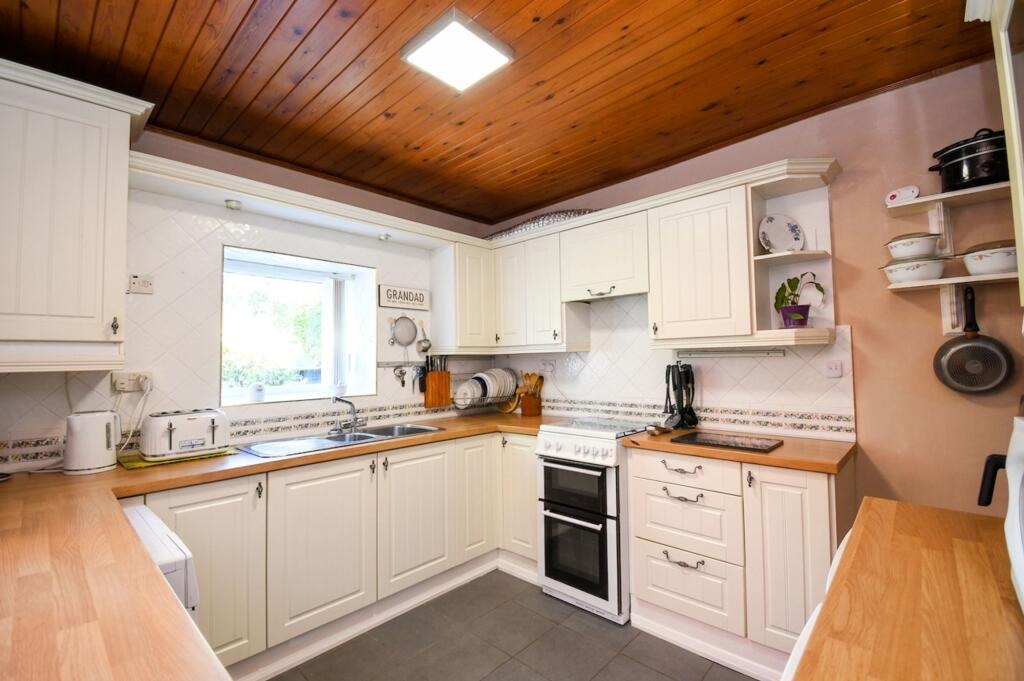 Shakespeare Crescent, Eccles, M30 photo 4