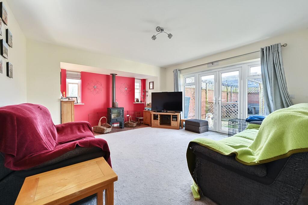 House in Wealden, Burfield Grange, Hellingly - View 5