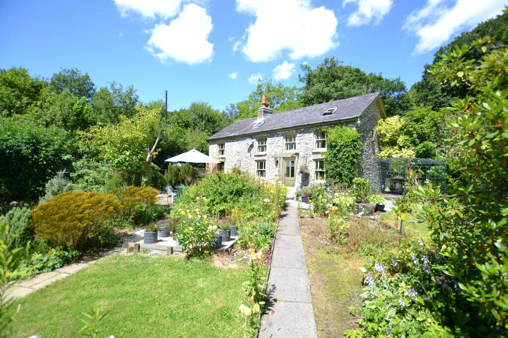 Main image of property: Gwernogle CARMARTHENSHIRE