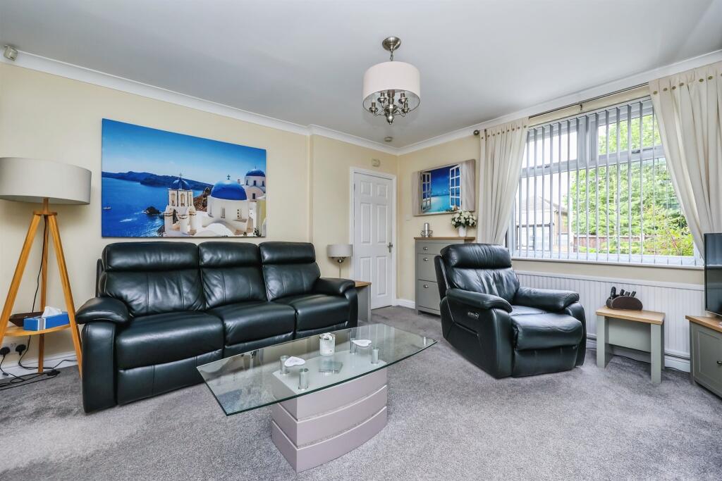 House in Ashfield, Hucknall - View 4