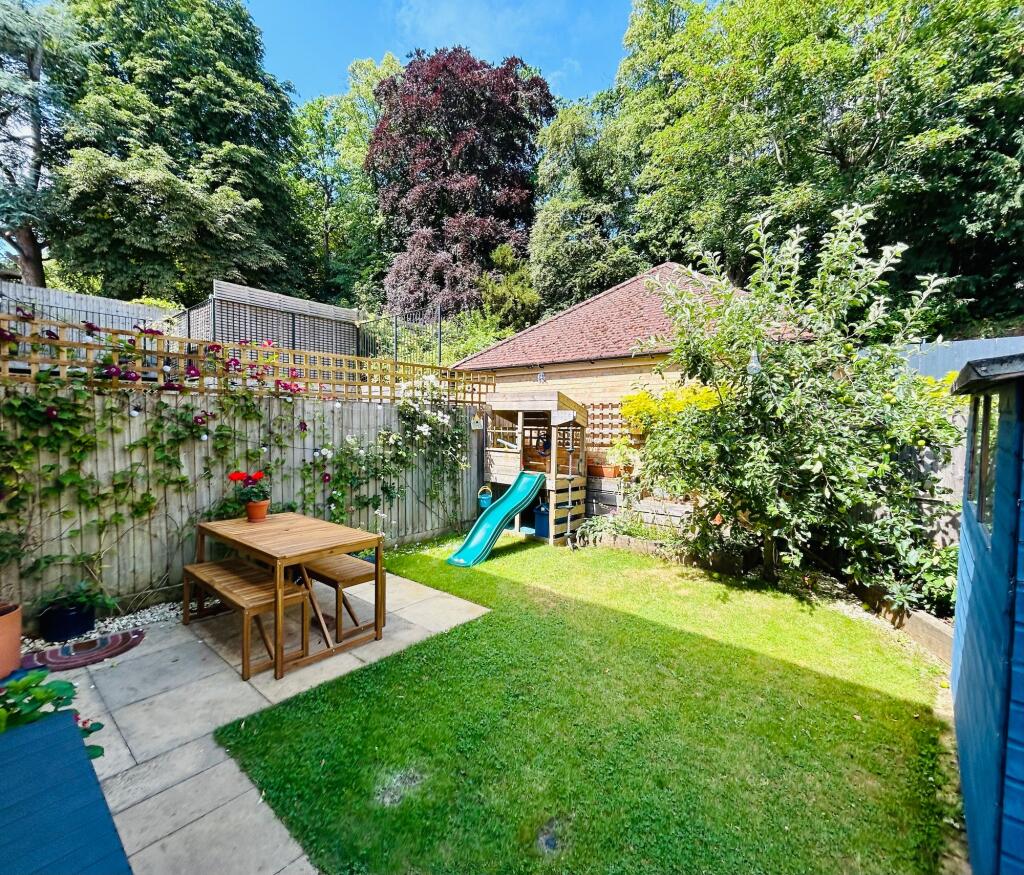 Cole Close, Malmesbury, SN16 photo 2