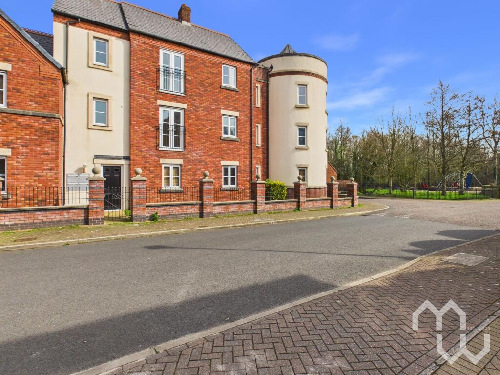 Main image of property: Ladybank Avenue, Fulwood, PR2