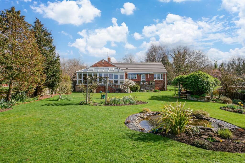 Main image of property: Preston Crowmarsh, Wallingford