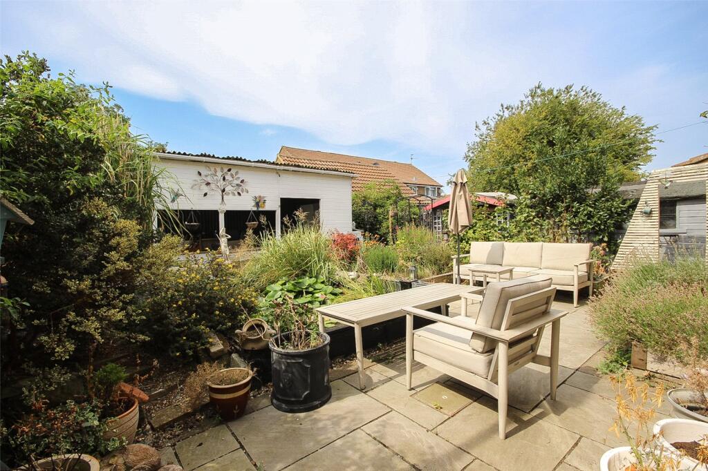 Douglas Road, Bedford, Bedfordshire, MK41 photo 4