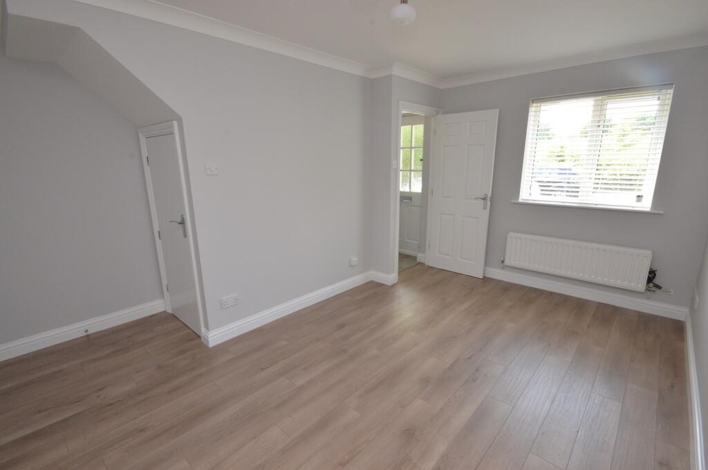 Nichols Close, Chessington, Surrey. KT9 2GT photo 2