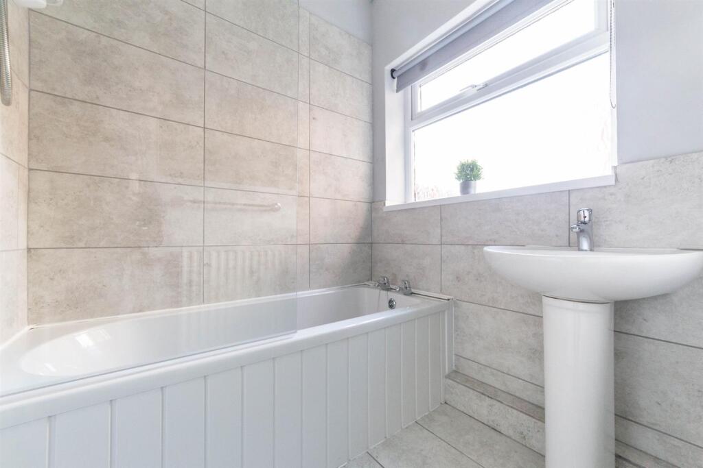Apartment in Newcastle upon Tyne, Tyne and Wear - View 5