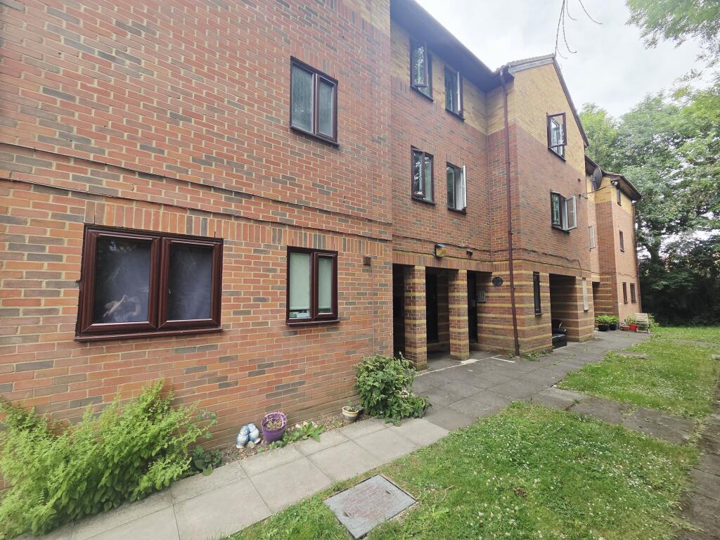 Main image of property: GLYN AVENUE, Barnet, EN4