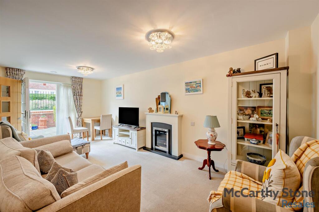 Le Jardin, Station Road, Letchworth Garden City, SG6 3BA photo 4