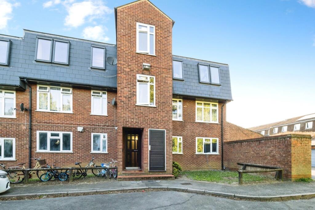 Main image of property: Limes Avenue, Chigwell, Essex, IG7