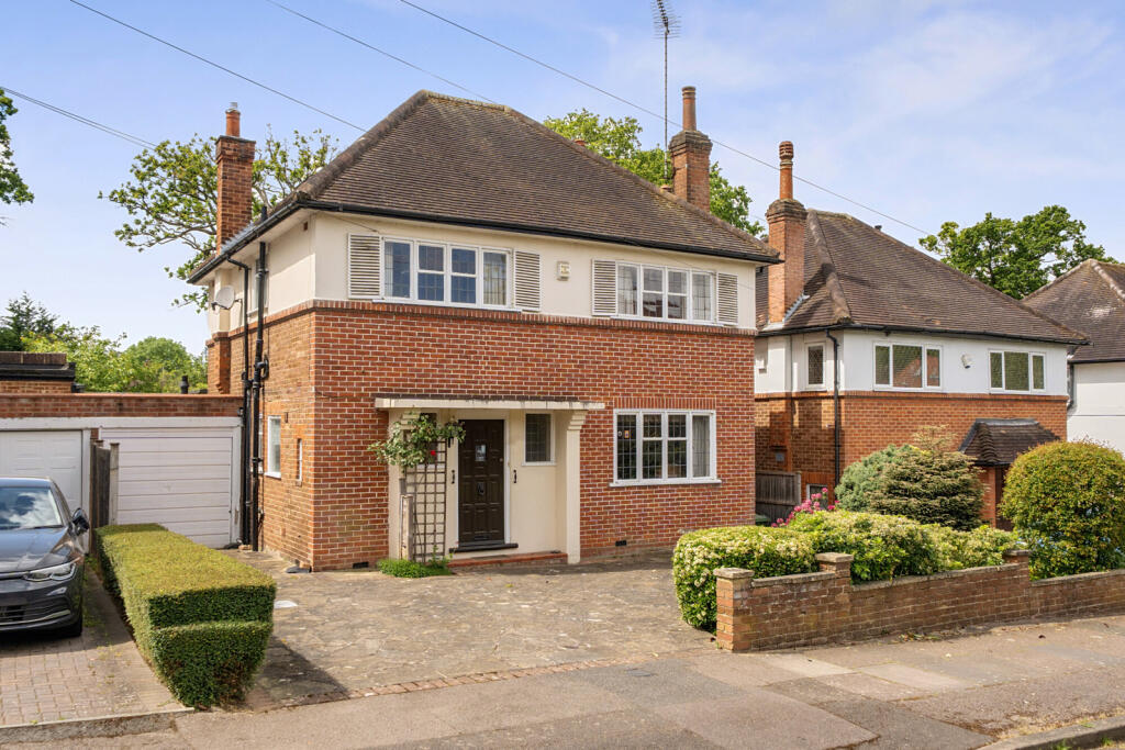 4 bedroom detached house for sale in Rochester Drive, Pinner, Middlesex ...