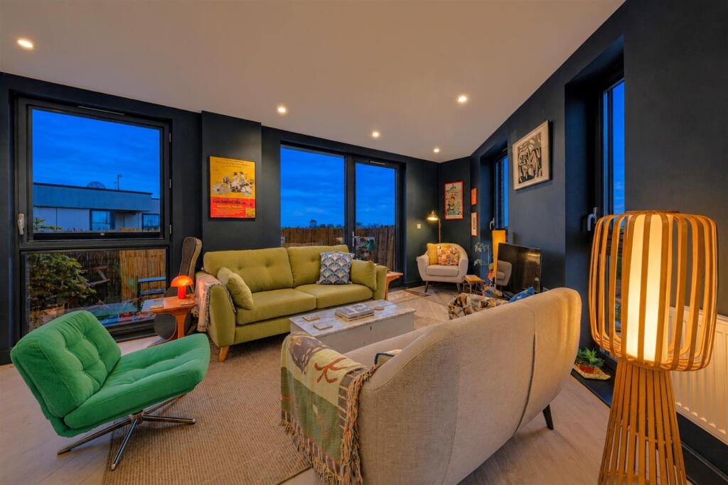 Apartment in London, Higham Hill - View 3