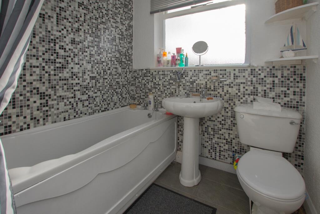5, Vale View, Cranage Lane, Northwich photo 4