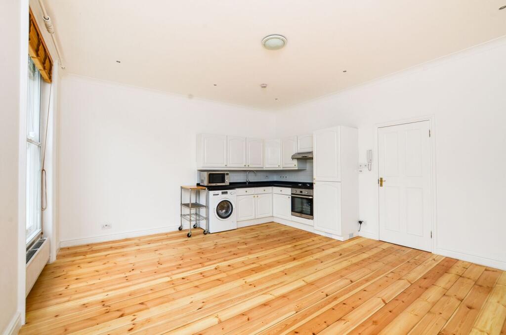 Apartment in London - More