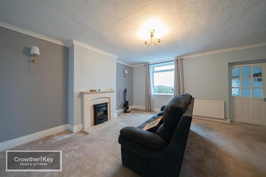 House in High Peak, Harpur Hill - View 5