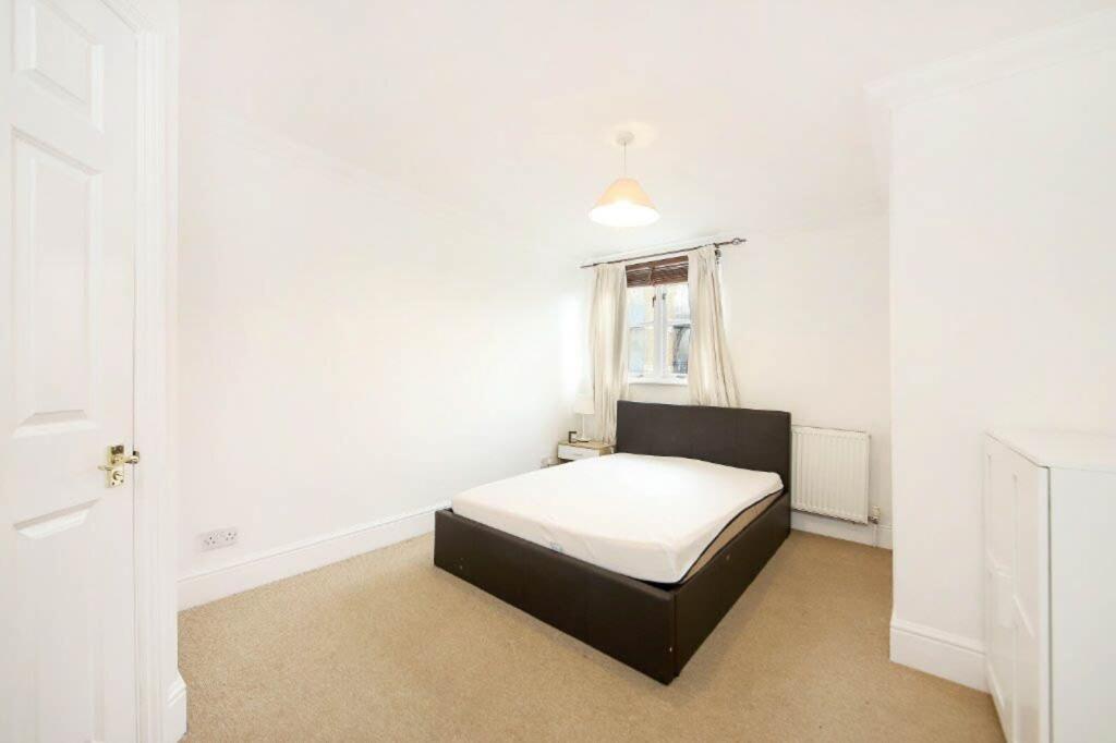 Apartment in London - View 5