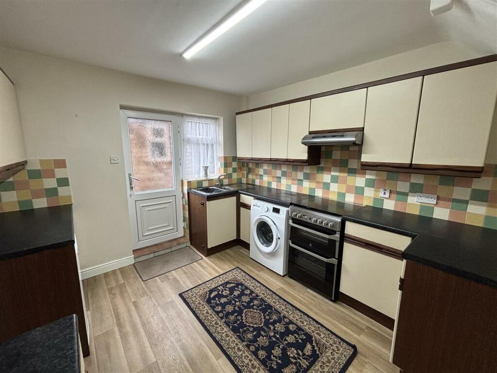 Broadley Crescent, Louth, LN11 photo 2
