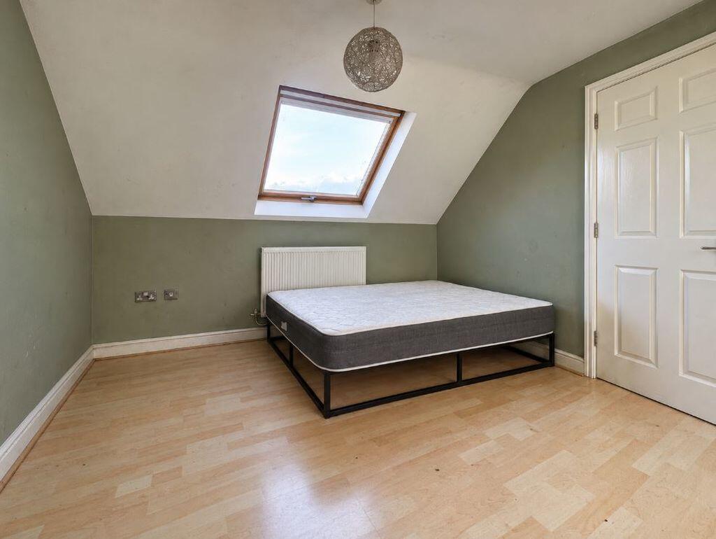 Apartment in Worcester, Worcestershire - View 5