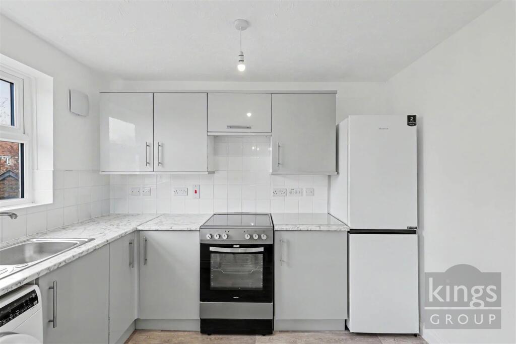 Apartment in Harlow, Church Langley - More