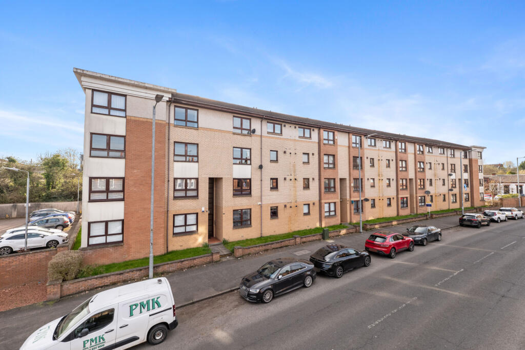 Main image of property: Flat 2/2, 120 Kings Park Road, Kings Park, G44 4SX