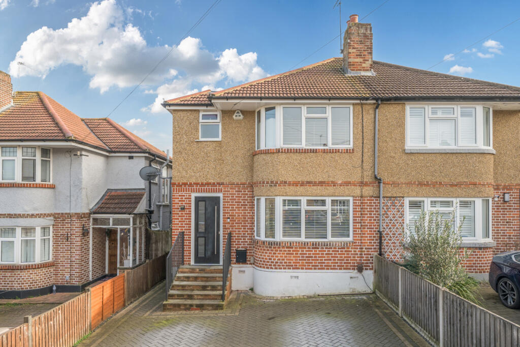 Main image of property: Beechcroft Avenue, Croxley Green, Rickmansworth