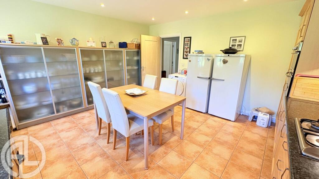 Apartment in North Hertfordshire, Hertfordshire - View 5