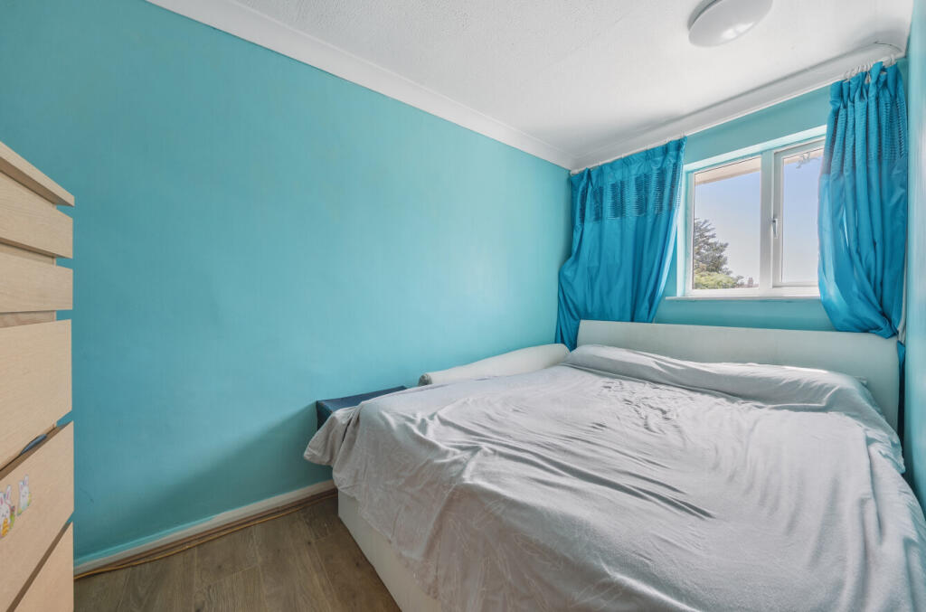 Medstead Road, Havant, PO9 - More