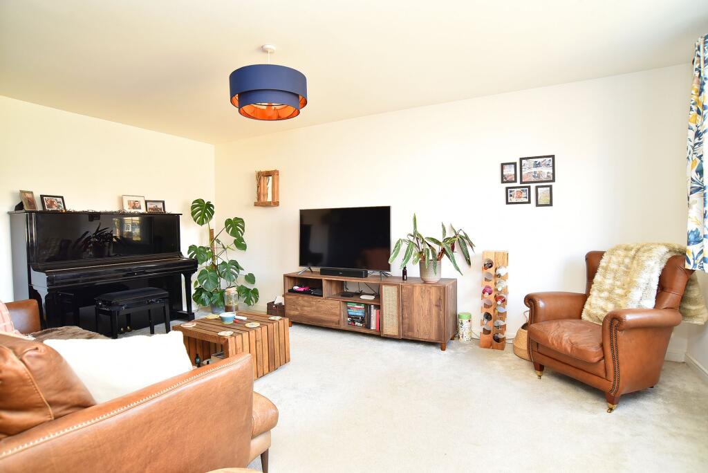 Malham Drive, Harrogate, HG3 photo 4