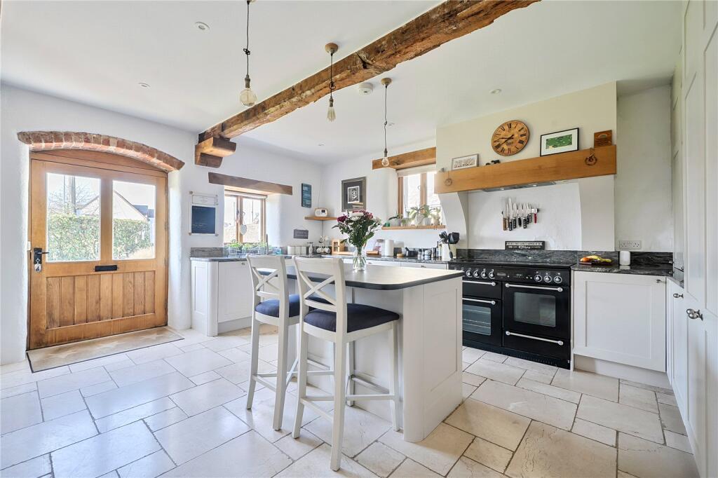 Main Road, Portskewett, Caldicot, Monmouthshire, NP26 photo 2