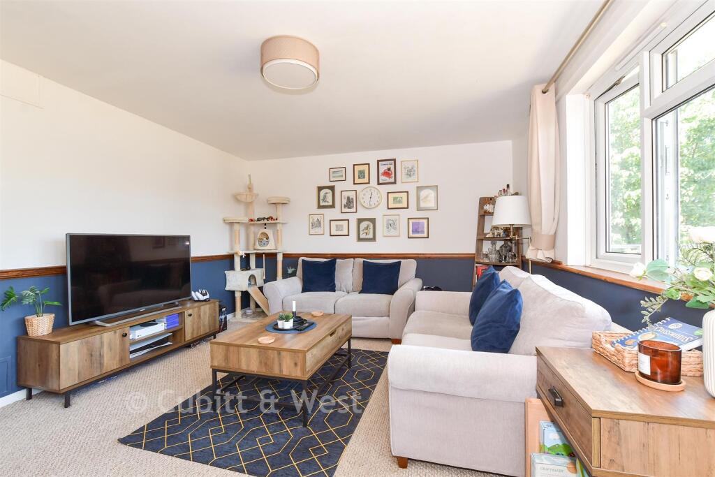 Apartment in Horsham, West Sussex - View 5