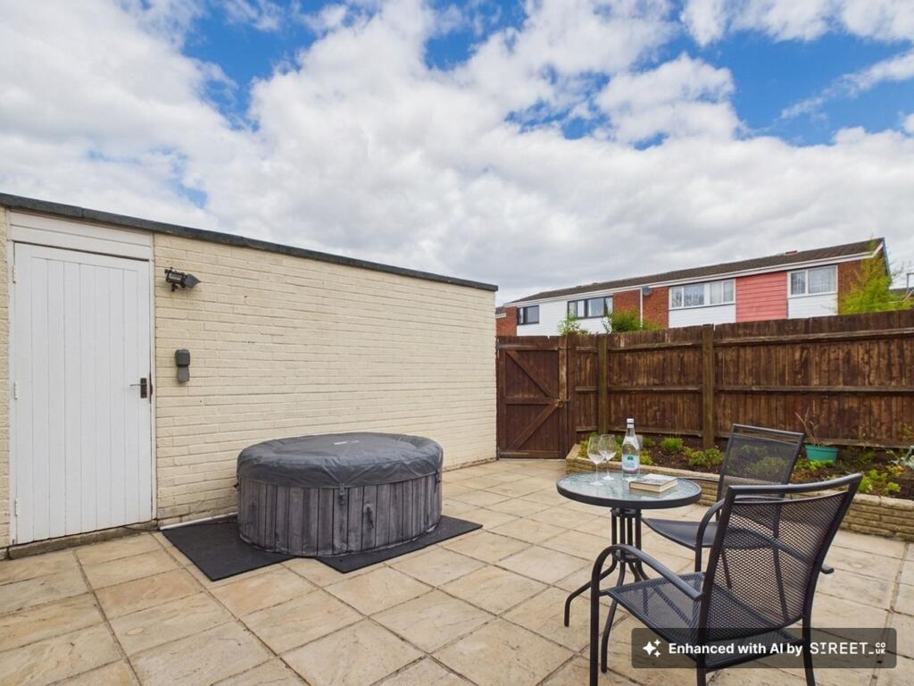 Lundy Close, Basingstoke, RG24 photo 4