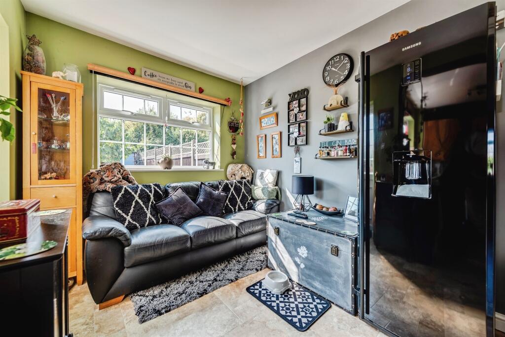 House in Hemel Hempstead, Haddenham - View 5